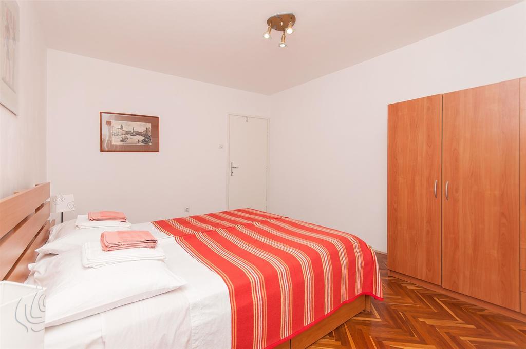 Apartments Milka Vodice Luaran gambar