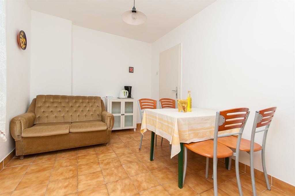 Apartments Milka Vodice Luaran gambar